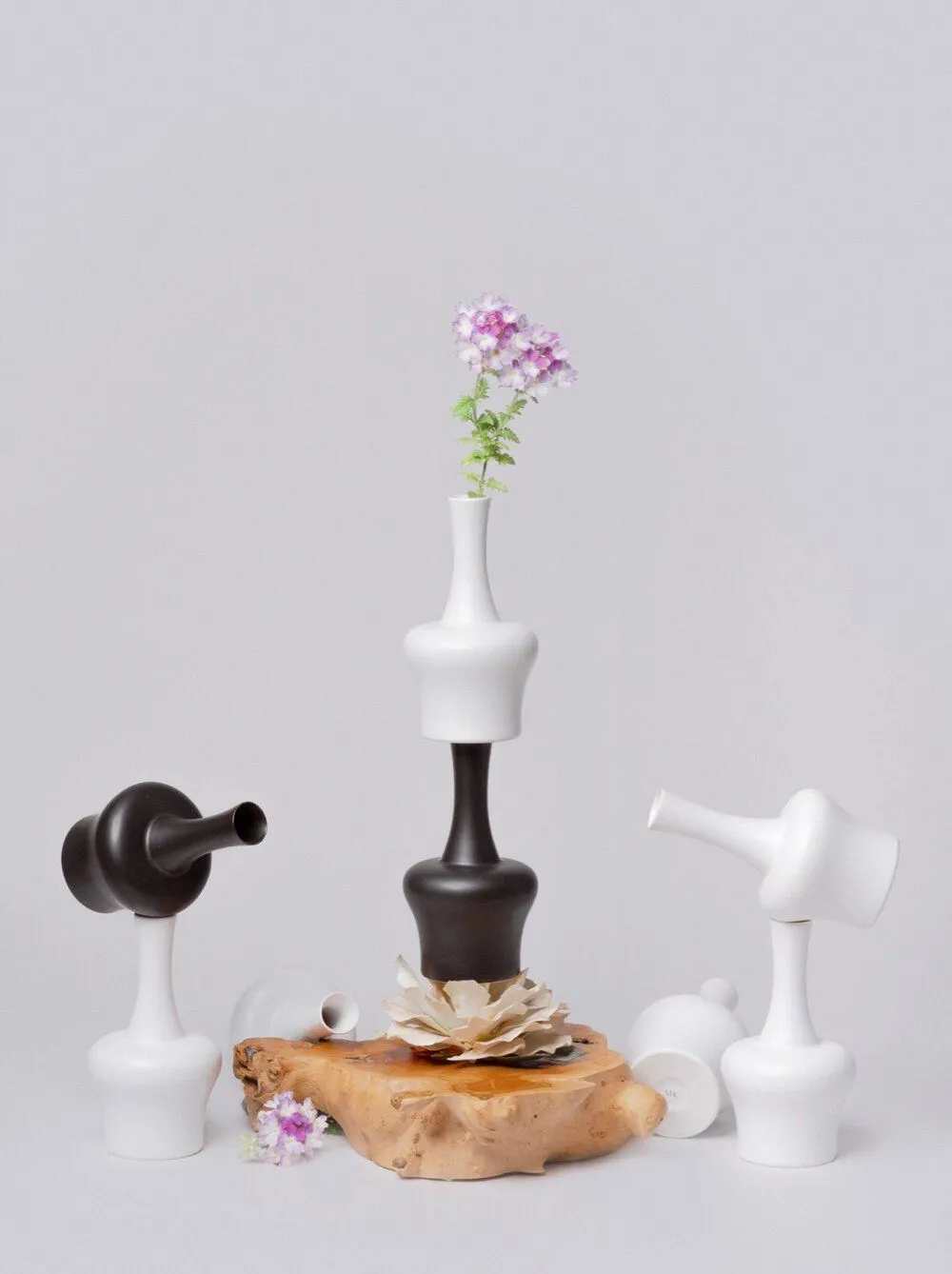 BLACK OR WHITE MINI VASE 11 (MV11)