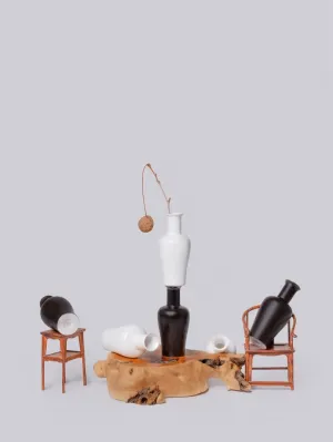 BLACK OR WHITE MINI VASE 3 (MV3)