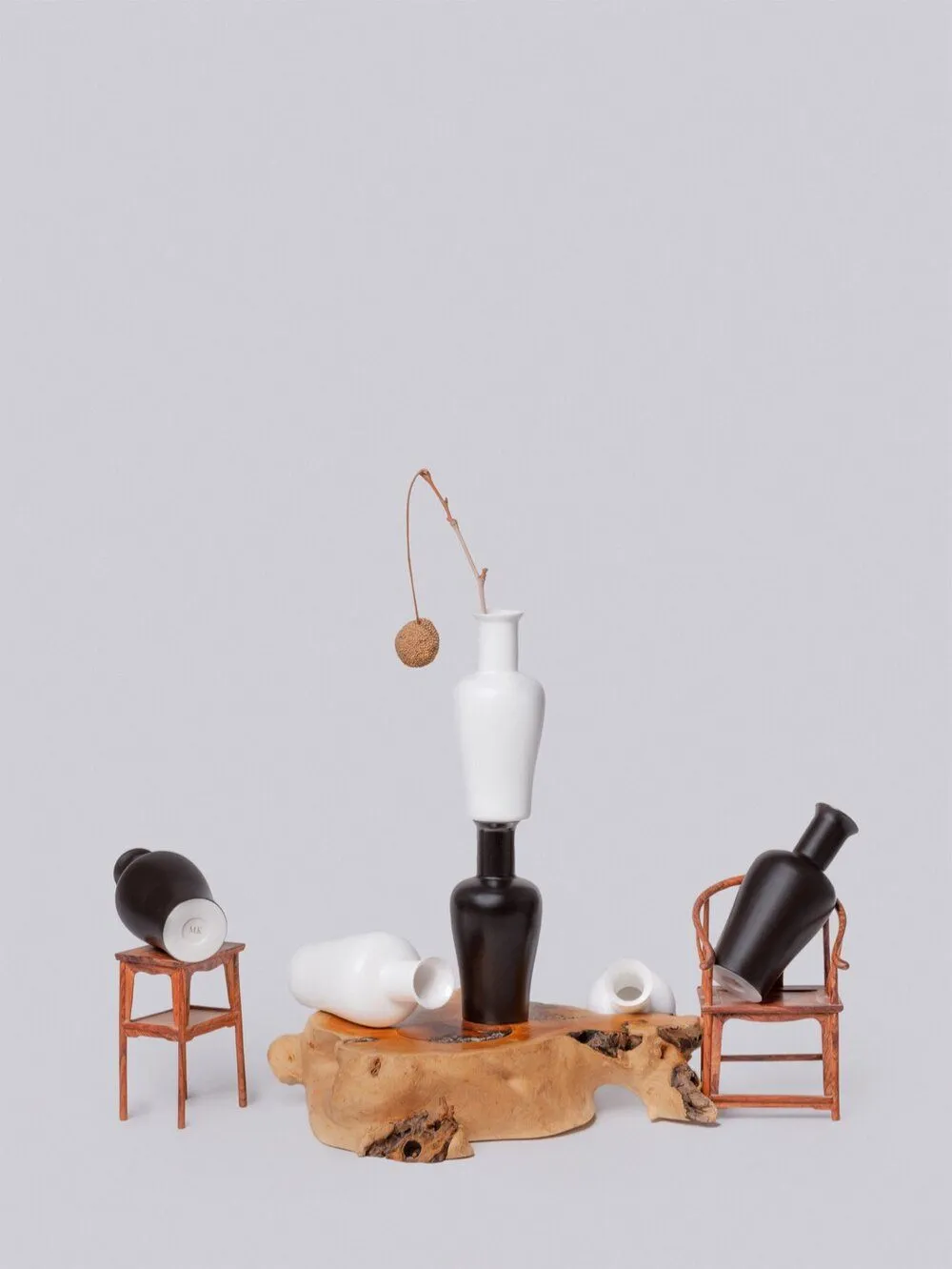 BLACK OR WHITE MINI VASE 3 (MV3)