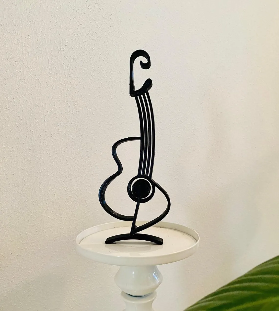 EROTNGO Minimalist Abstract Guitar Sculpture – Perfect for Music Lovers, Home Decor, Office Statue, Award Gift, and Housewarming