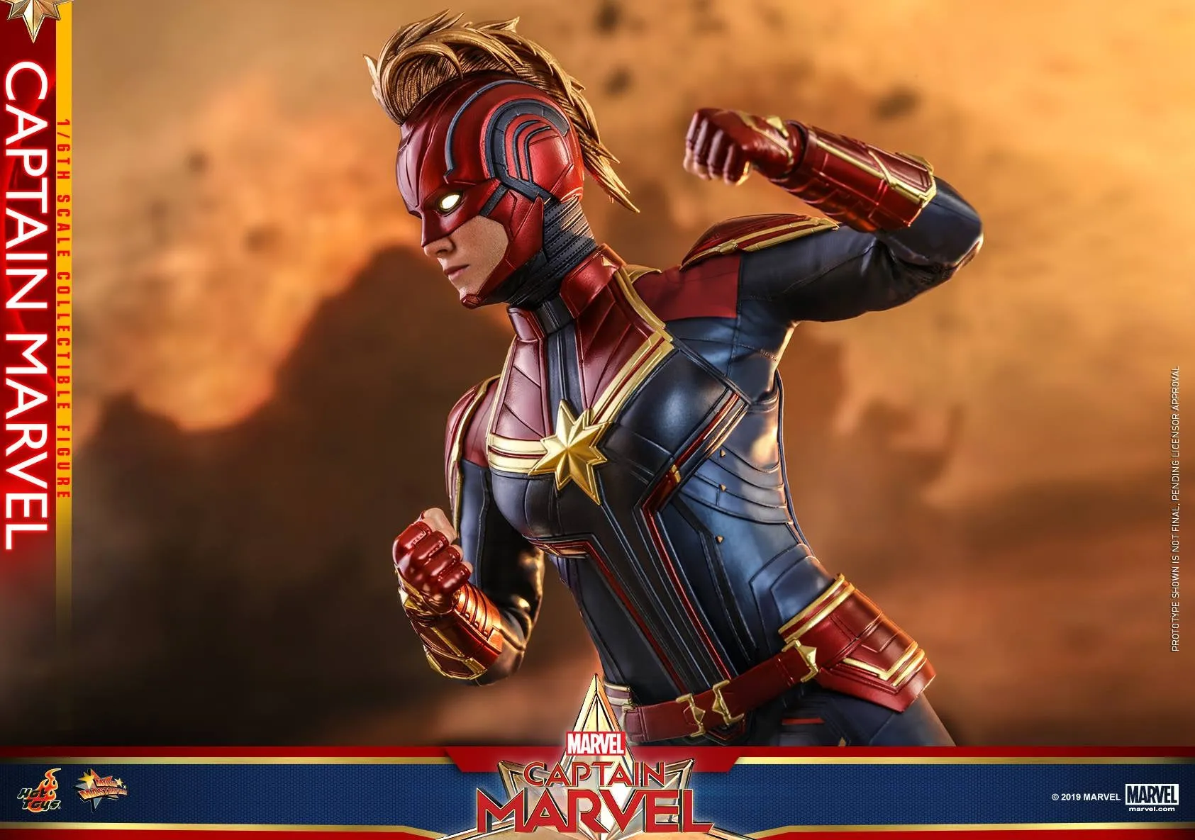 Hot Toys - MMS521 - 1/6th scale Captain Marvel Collectible Figure