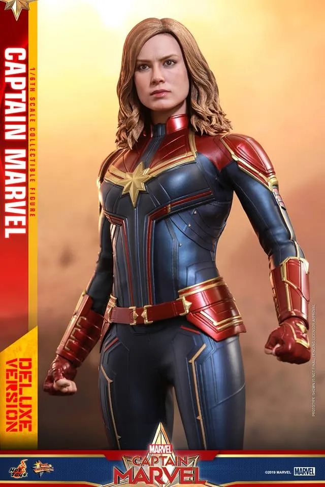 Hot Toys - MMS522 - 1/6th scale Captain Marvel (Deluxe Version) Collectible Figure