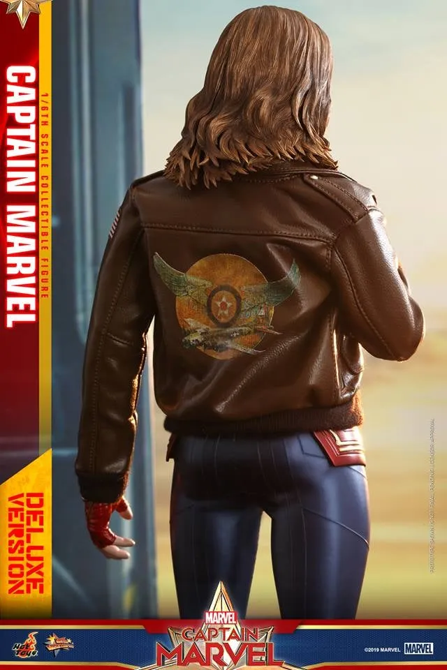 Hot Toys - MMS522 - 1/6th scale Captain Marvel (Deluxe Version) Collectible Figure