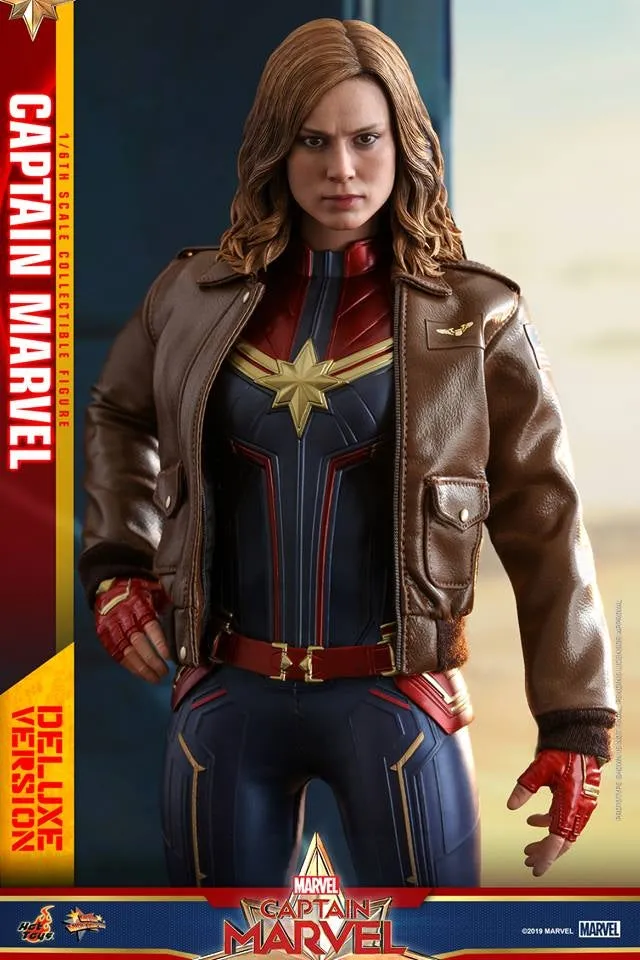 Hot Toys - MMS522 - 1/6th scale Captain Marvel (Deluxe Version) Collectible Figure