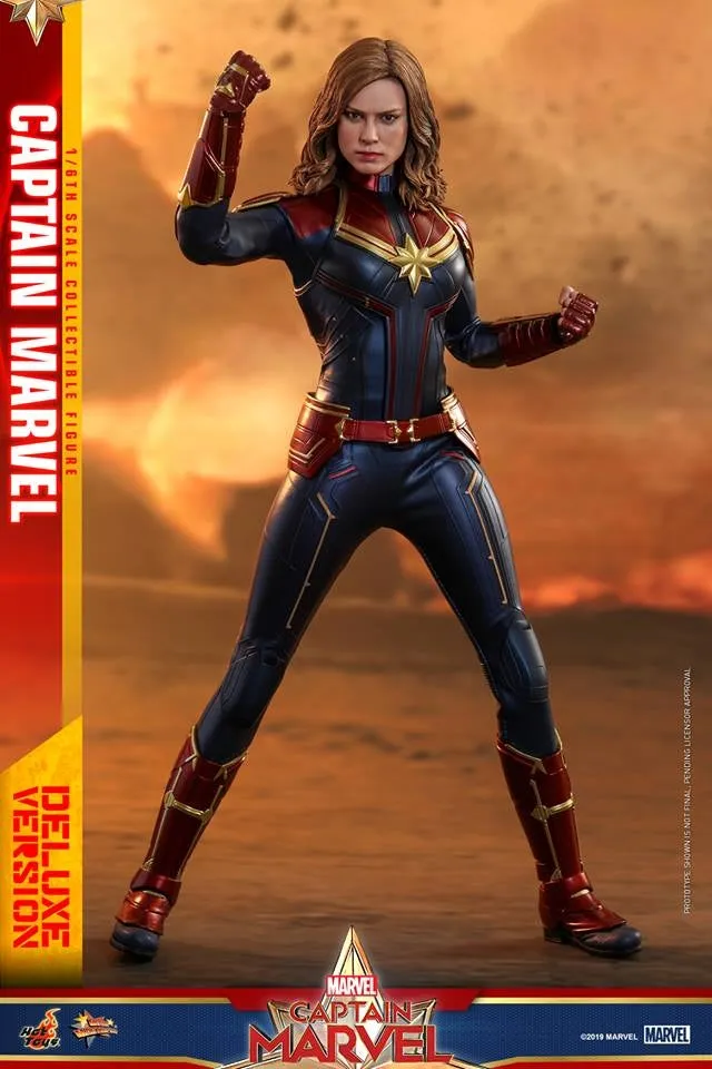 Hot Toys - MMS522 - 1/6th scale Captain Marvel (Deluxe Version) Collectible Figure