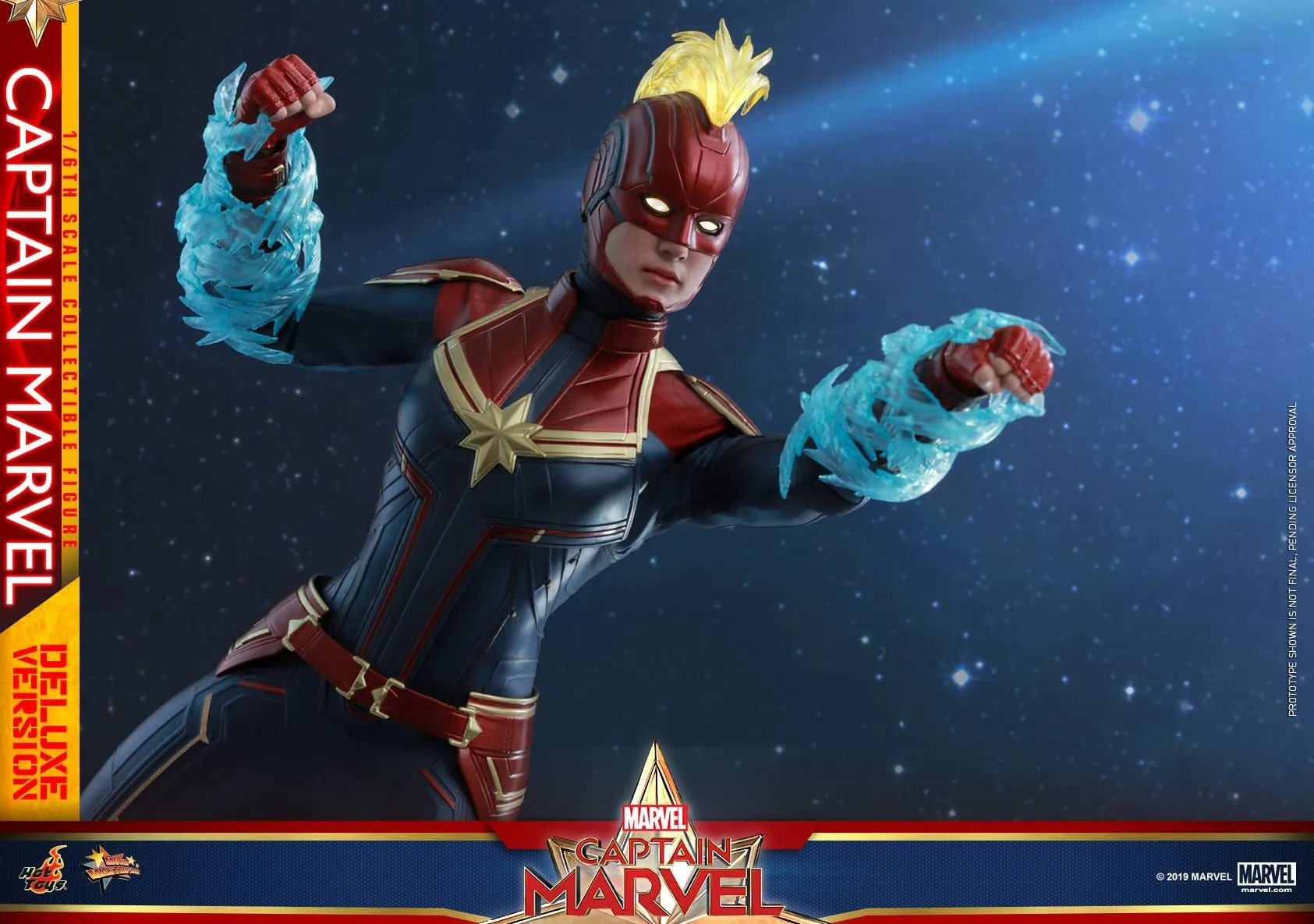 Hot Toys - MMS522 - 1/6th scale Captain Marvel (Deluxe Version) Collectible Figure