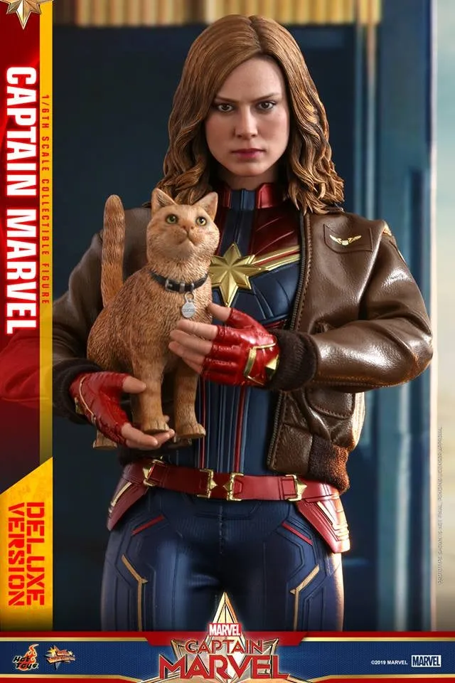 Hot Toys - MMS522 - 1/6th scale Captain Marvel (Deluxe Version) Collectible Figure